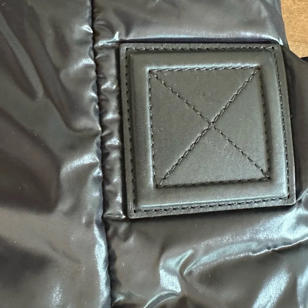 🖤 AUTHENTIC Chanel Nylon Quilted Coco Cocoon Reversible Tote🖤 - Picture 13 of 16